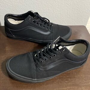 Old Skool Wide Shoe Vans - Men’s Size 11 Wide